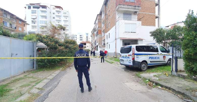 Hidhet nga pallati një vajzë e re në Tiranë, humb jetën