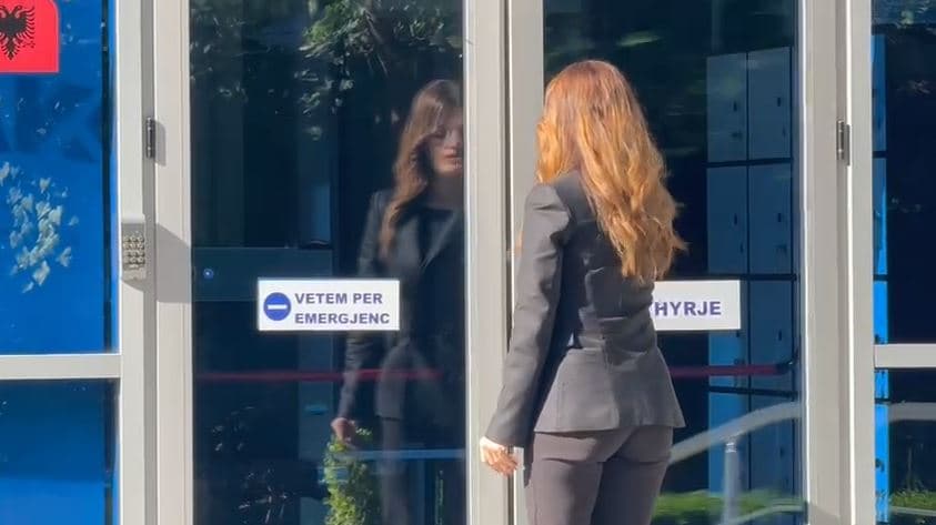 Lënda e hedhur në seancë, paraqitet në SPAK deputetja Elda Hoti