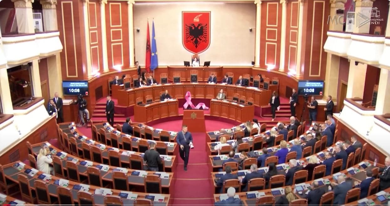 “Progres raporti i BE, kusht për dialog”. Tabaku: Listën e kanë gati, por qeveria e Kuvendi dështoi