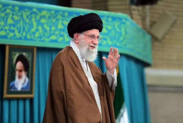 Khamenei: Izraeli dhe SHBA-të do të marrin përgjigje për atë që po i bëjnë Iranit dhe frontit të rezistencës