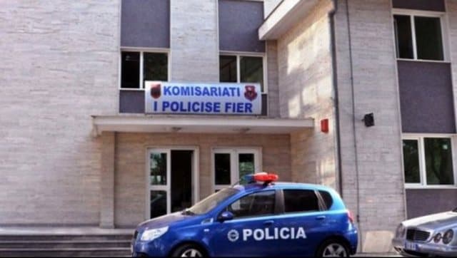  Tre të rinj mashtruan me viza false shtetas të huaj në Fier
