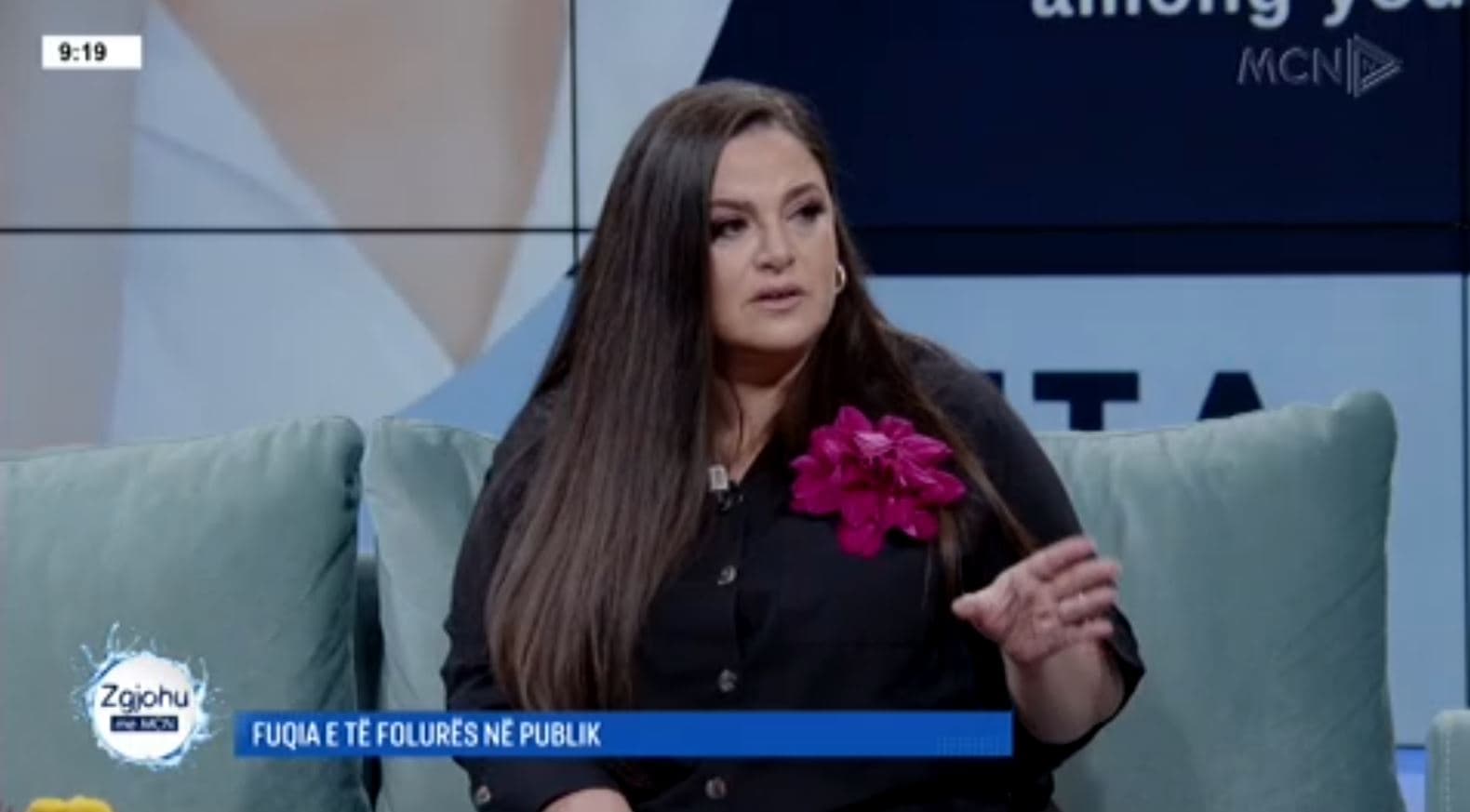 Trajnerja e të folurës në publik tregon emrin e politikanit që artikulon më mirë
