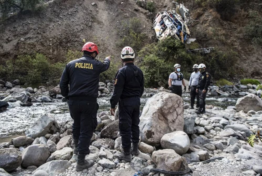 Aksidentohet autobusi në Peru, 11 të vdekur