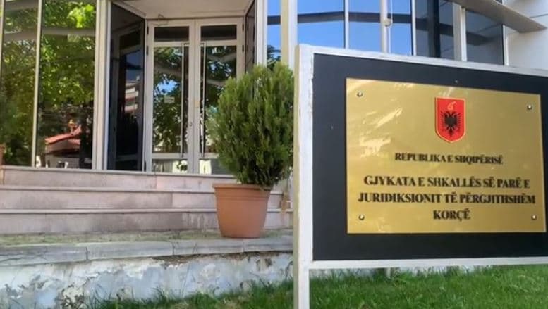 U denoncua nga 2 nxënëse për ngacmim seksual, lihet në burg mësuesi në Korçë