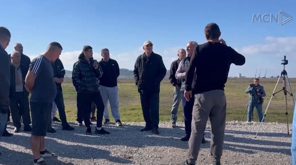 Protestë kundër mbetjeve në Porto-Romano/ Banorët: Kemi frikë për jetën e fëmijëve (VIDEO)
