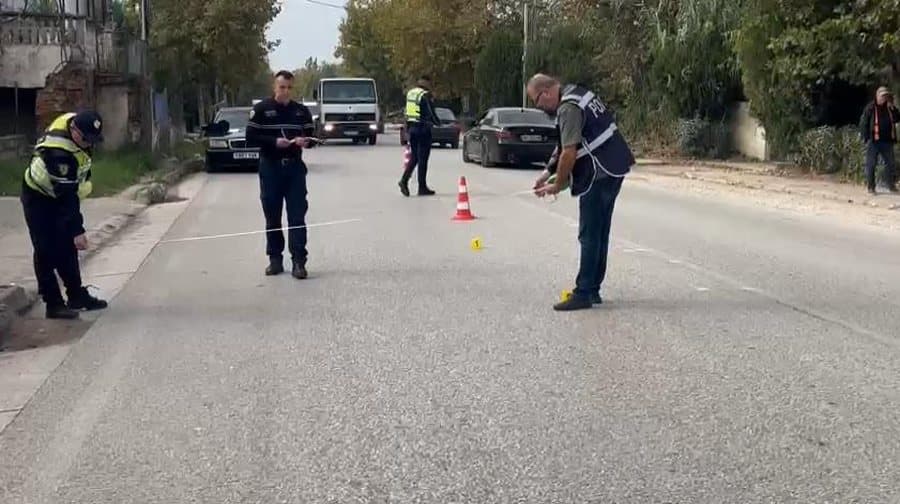 Përplasi për vdekje 87-vjeçarin/ Arrestohet shoferja në Divjakë