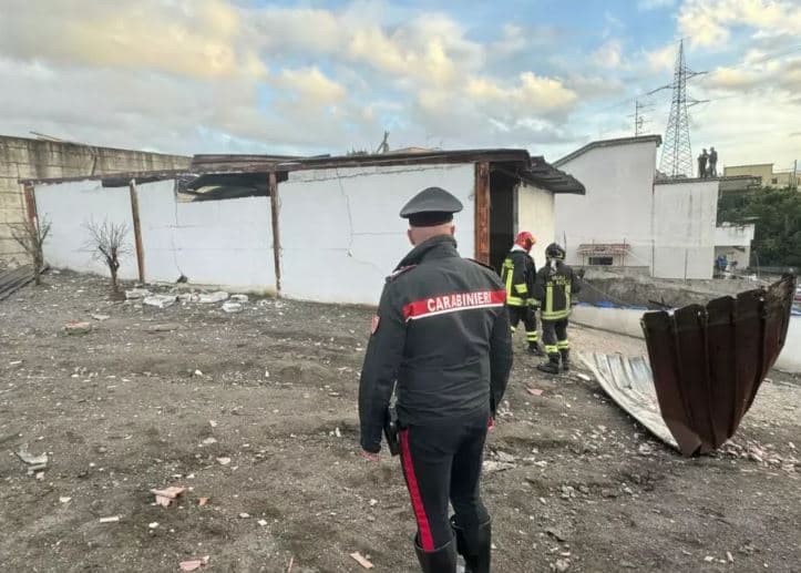 Shpërthen fabrika e fishekzjarrëve në Napoli, humbin jetën 2 motra dhe një 18-vjeçar shqiptar