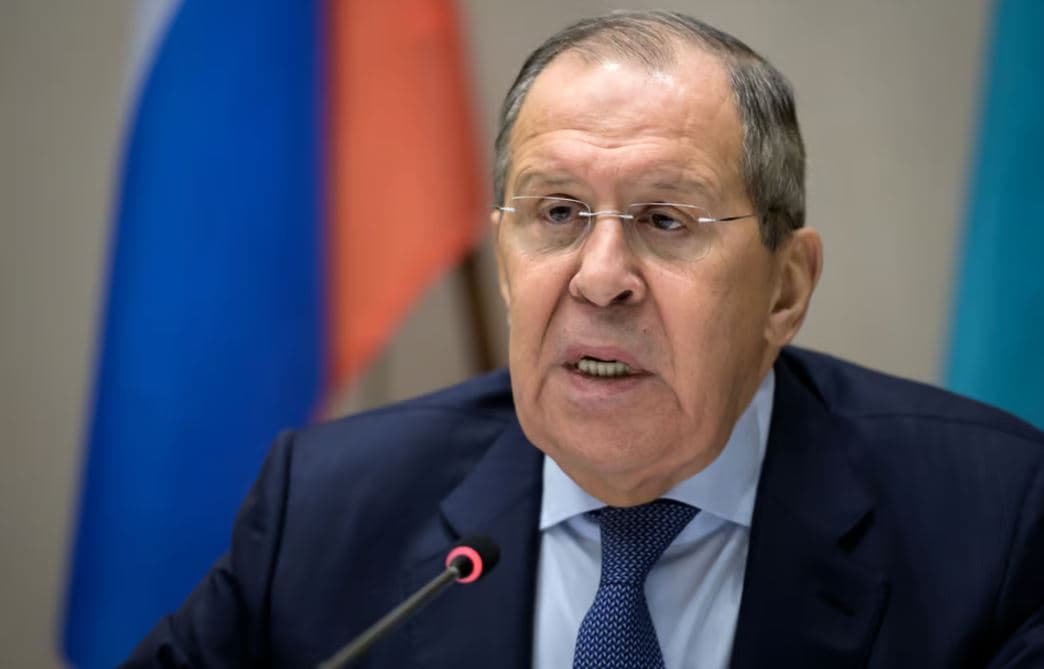 Lavrov: Franca është tashmë e përfshirë në luftën në Ukrainë