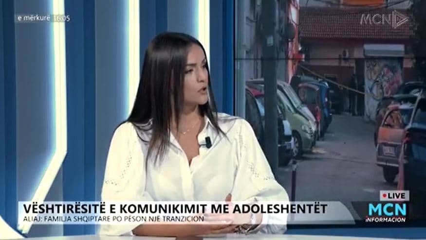 Aliaj: Familja shqiptare në tranzicion. Prindërit pak të duruar, nuk dinë të dëgjojnë!  (VIDEO)