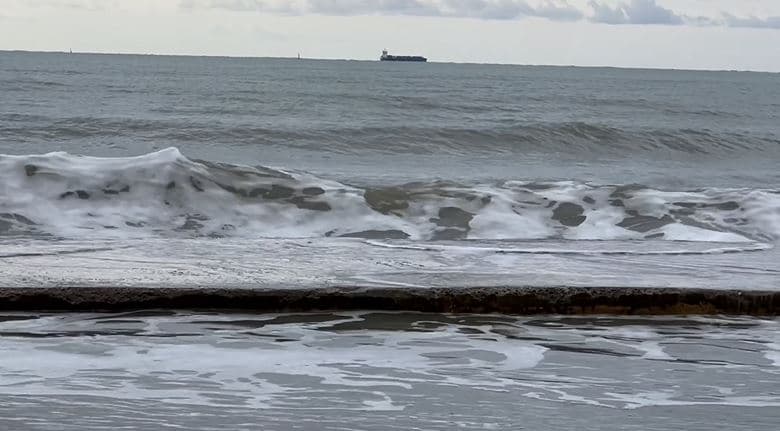 Moti i keq në Durrës, pezullohet për dy ditë flota e peshkimit