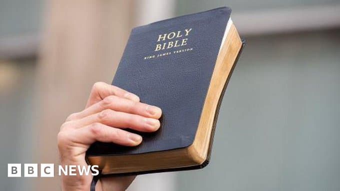 Bordi i Arsimit në Teksas voton futjen e Biblës në shkollat fillore