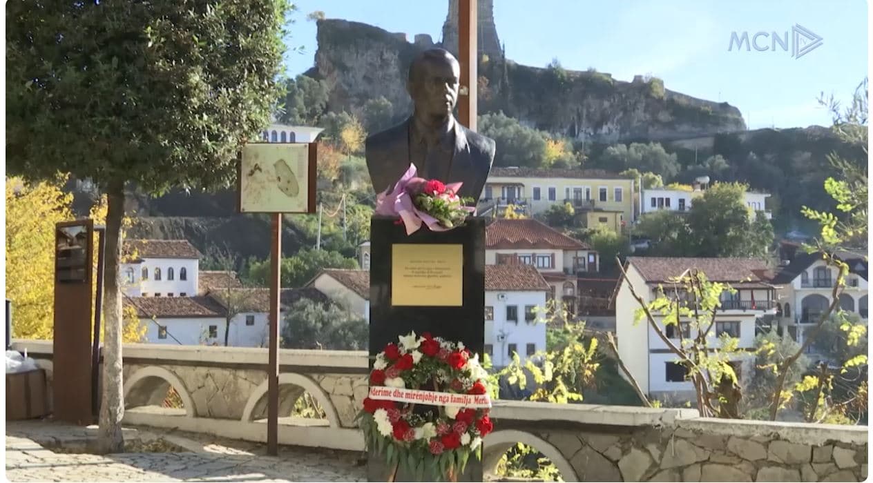Mustafa Kruja "kthehet" në shtëpi 