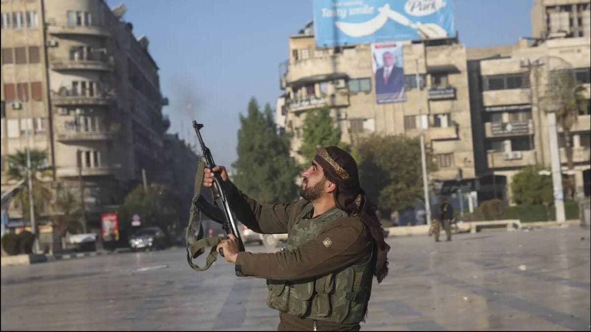 Rindizet lufta civile në Siri/ Rebelët hyjnë në Alepo, Rusia i vjen në ndihmë Asadit