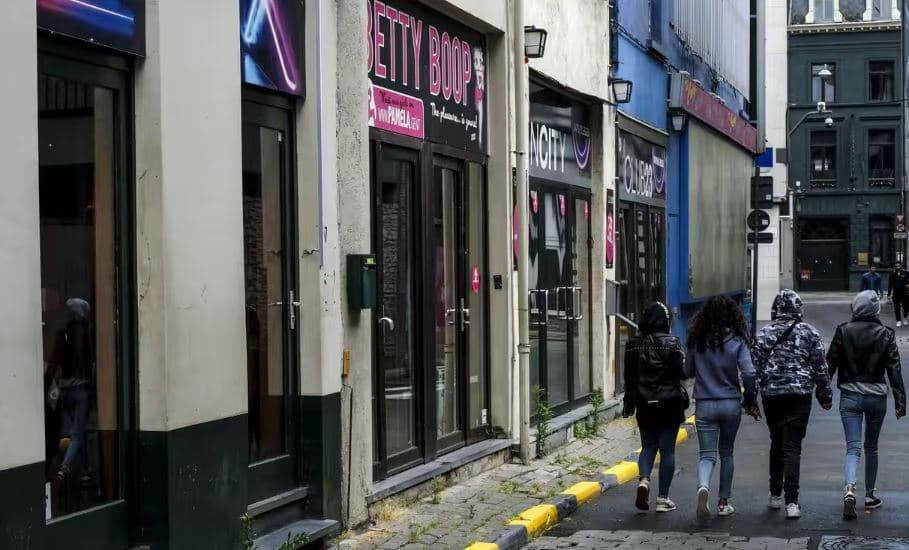 Të parat në botë, punëtorët e seksit në Belgjikë fitojnë të drejtat e lehonisë dhe pensione