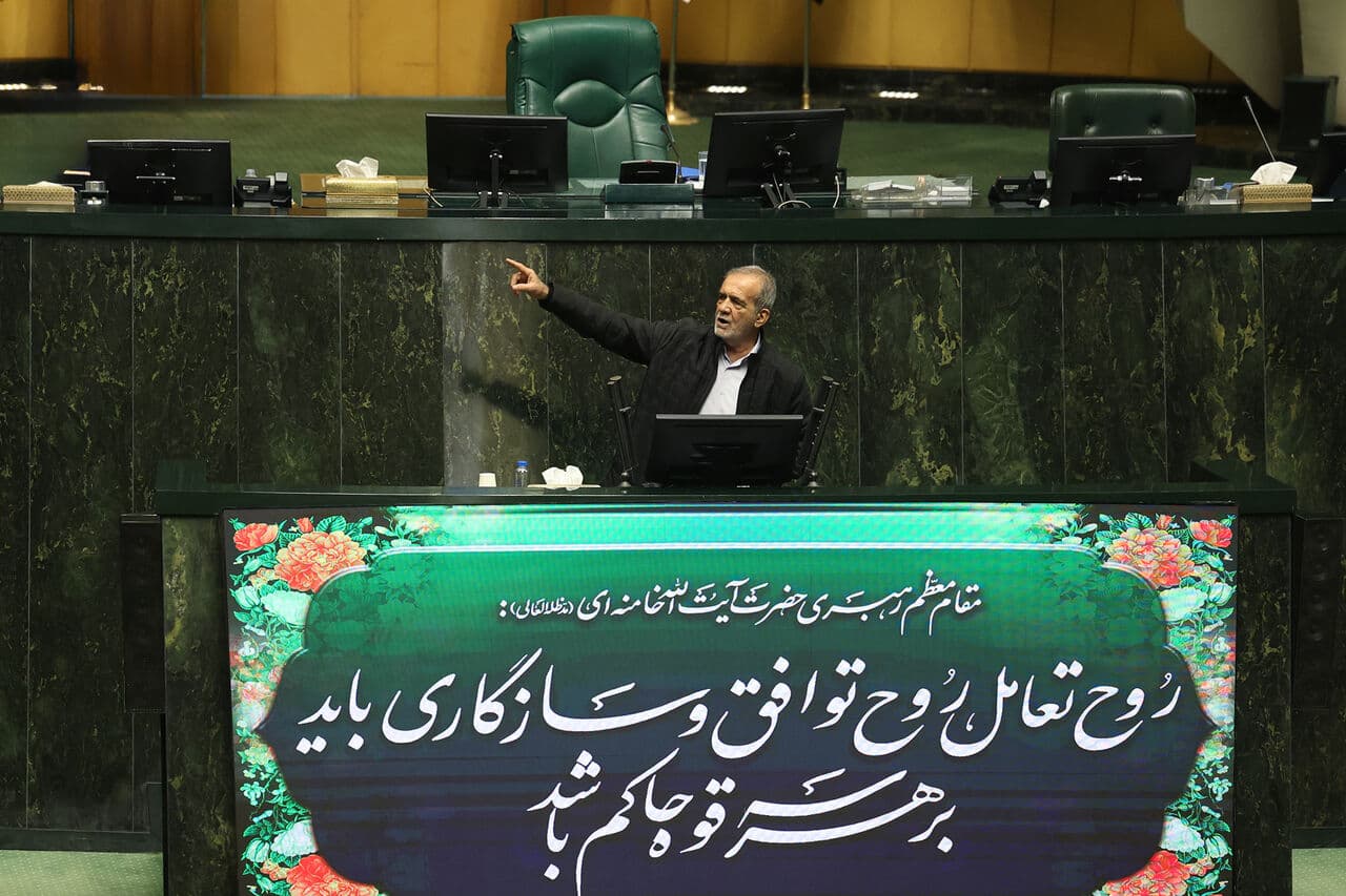 Presidenti iranian thirrje botës islame që të ndihmojë në zgjidhjen e krizës në Siri