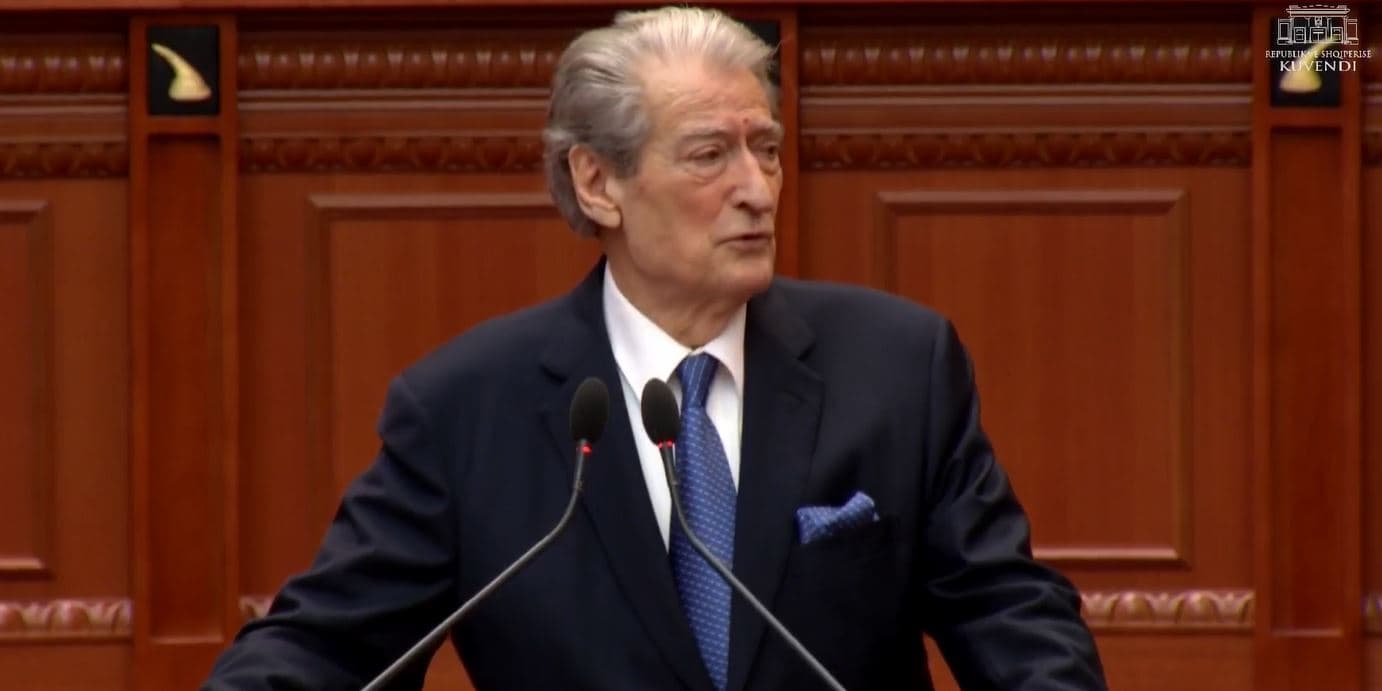 Berisha në Kuvend: Nuk ia dolët të bënit grusht shteti ndaj opozitës. Sorosi, armiku më i madh i kombit amerikan 
