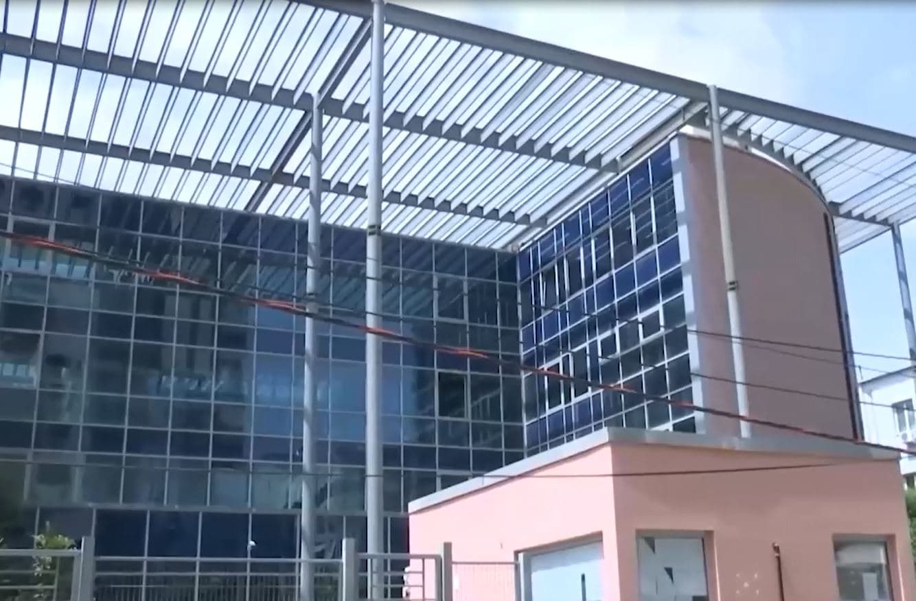 “Arrest me burg” për ushtarin e Suel Çelës/ Fuad Verzivolli akuzohet nga SPAK për disa vepra penale (VIDEO)