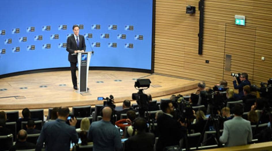 NATO diskuton masën e armëpushimit për Ukrainën