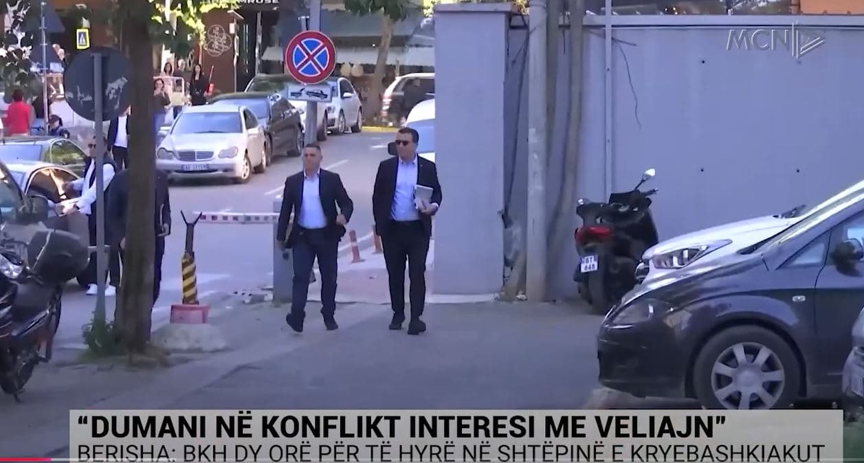 “Dumani në konflikt interesi me Veliajn”/ Berisha:BKH dy orë për të hyrë në shtëpinë e kryebashkiakut (VIDEO)