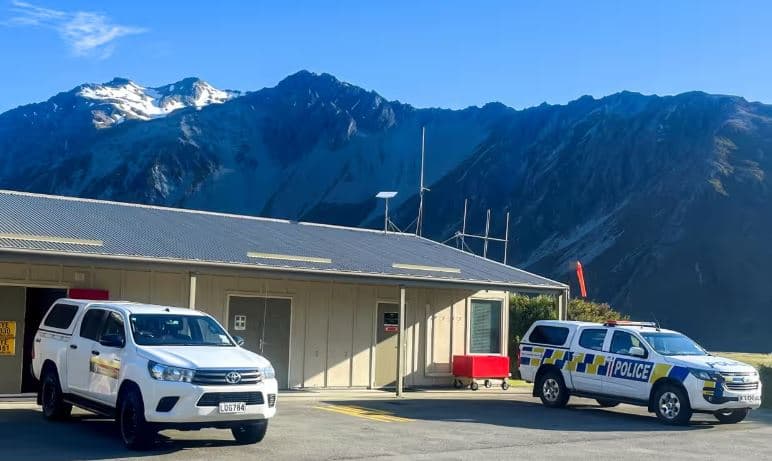 Tre alpinistë të zhdukur në majën më të lartë të Zelandës së Re, dyshohen të vdekur