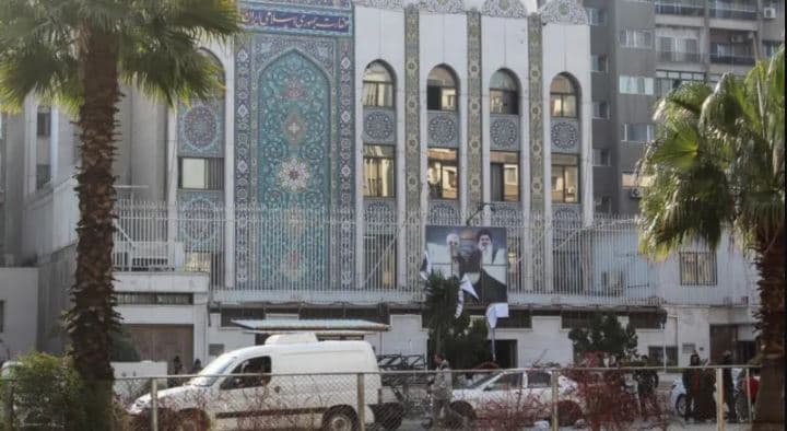 Sulmohet ambasada e Iranit në Damask, evakuohet ambasada e Irakut 