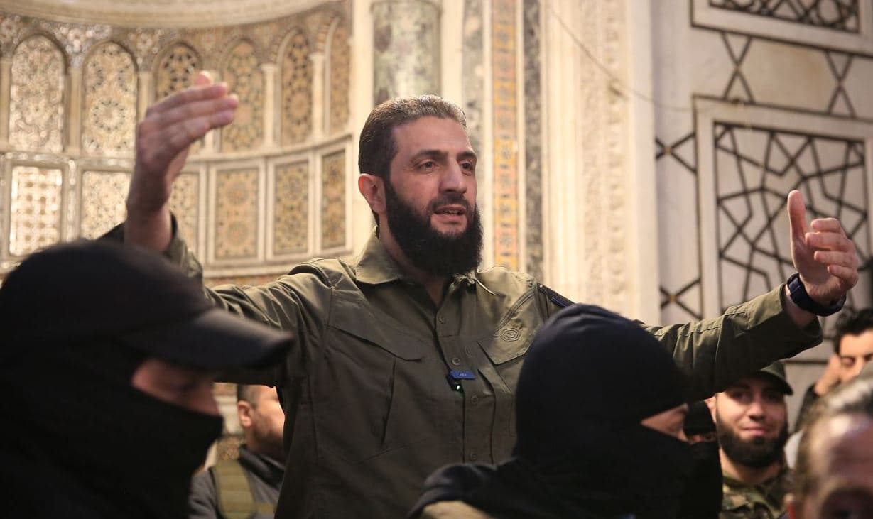 Udhëheqësi rebel sirian Jolani mban fjalimin e parë: Fitore për të gjithë kombin islamik
