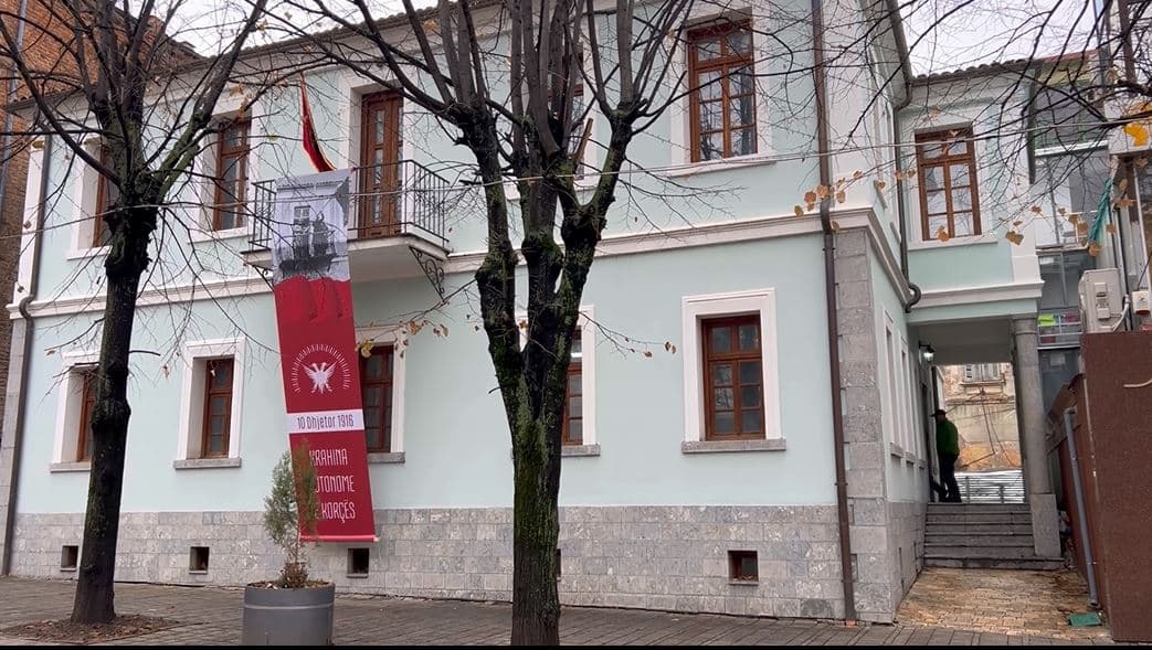  Ekspozitë me dokumente dhe foto në 108-vjetorin e Republikës Autonome të Korçës