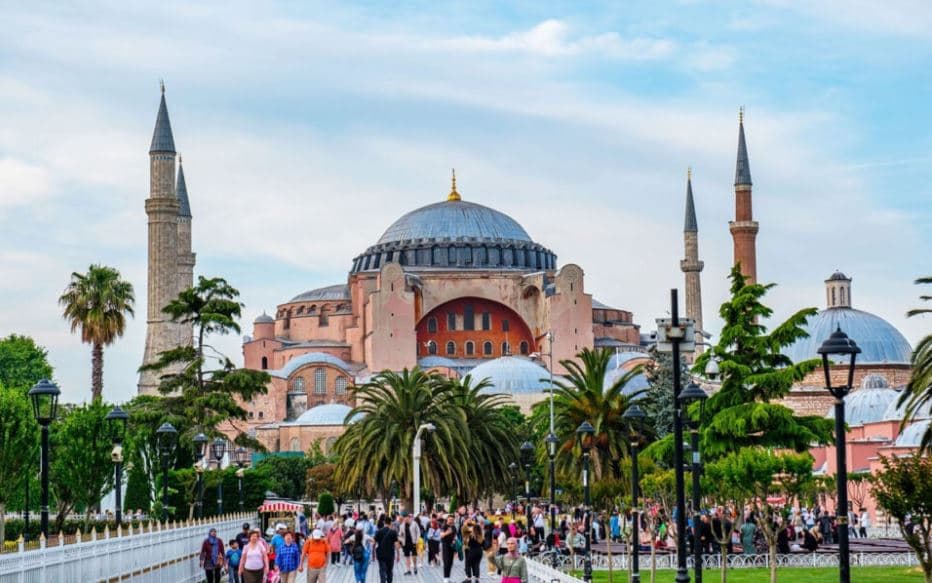 Kupola e “Hagia Sophia”-s do të çmontohet për restaurim