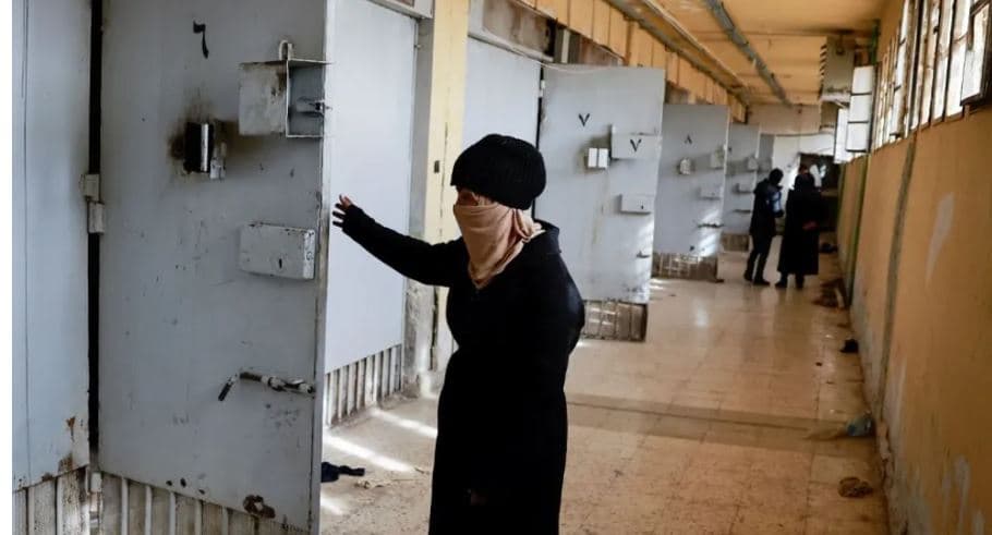 Siri/ Udhëheqësi i rebelëve zotohet të mbyllë burgjet famëkeqe të Asadit