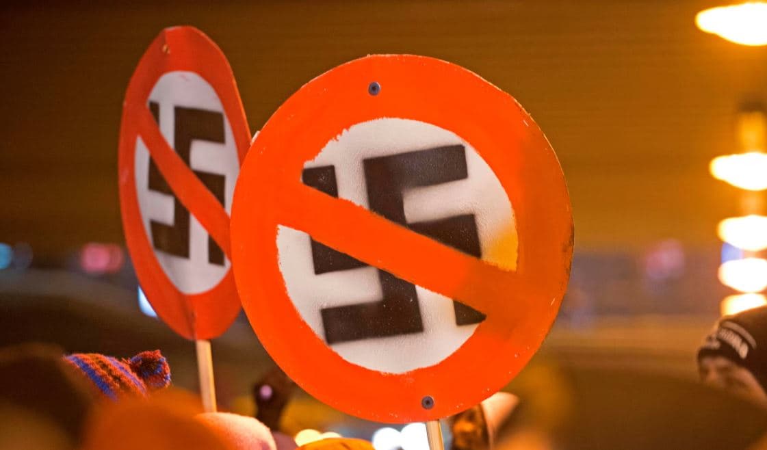 Rritja e antisemitizmit, shteti europian drejt ndalimit të simboleve naziste 