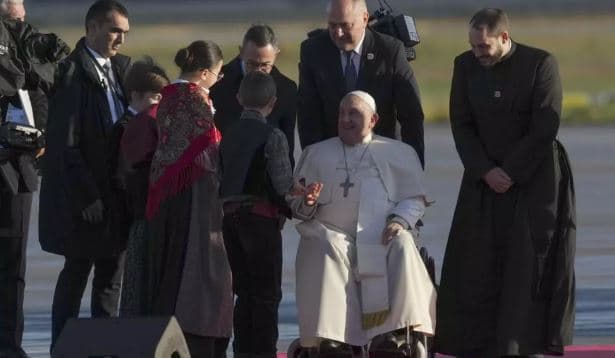 Papa Françesku bën vizitën e parë papale në Korsikë