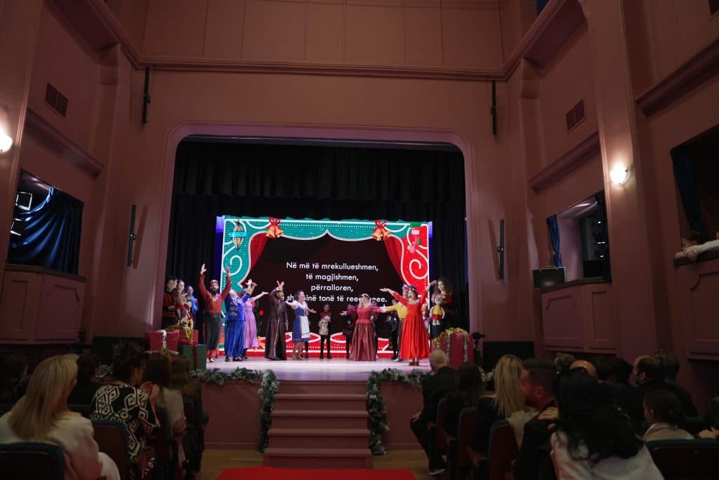 Inaugurohet Teatri i ri i Kukullave në Tiranë
