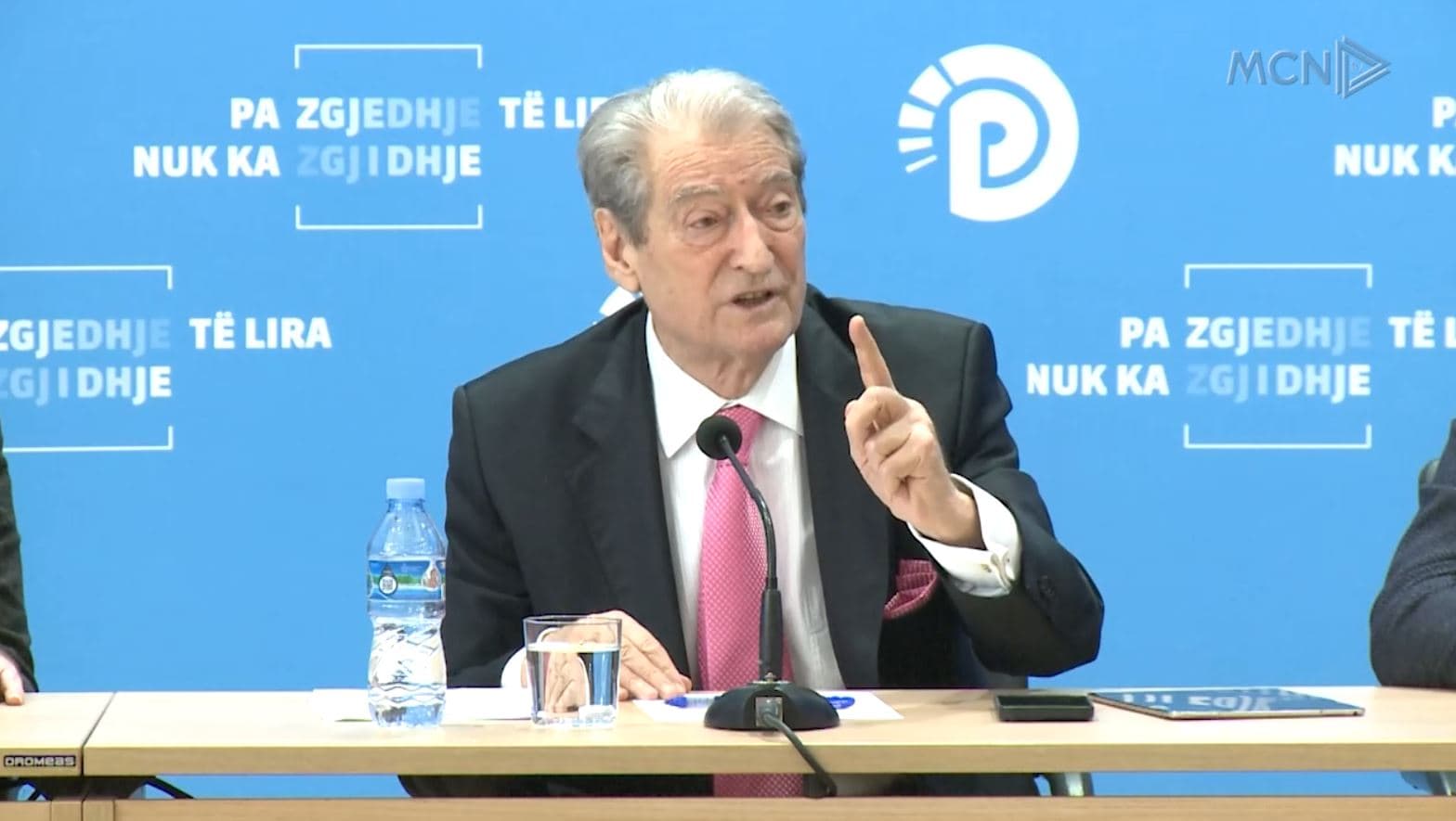 “Pastrim parash me portin e Durrësit”/ Berisha: Nuk arriti amnistinë fiskale, Rama garant i krimit (VIDEO)