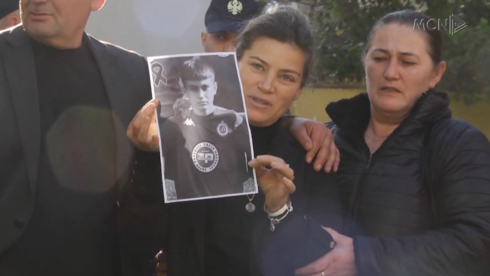 “Ogerta Manastirliu, dorëhiqu”/ Një muaj nga vrasja e Martinit, prindërit kërkojë largimin e ministres (VIDEO)