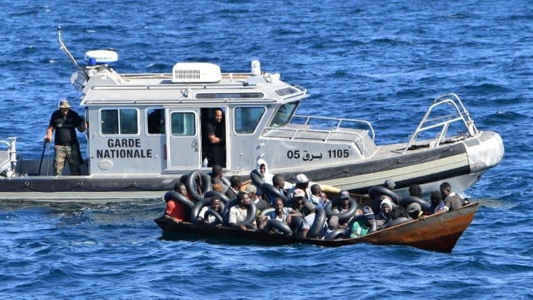 Mbytet anija në brigjet e Tunizisë, 20 të vdekur dhe pesë të shpëtuar