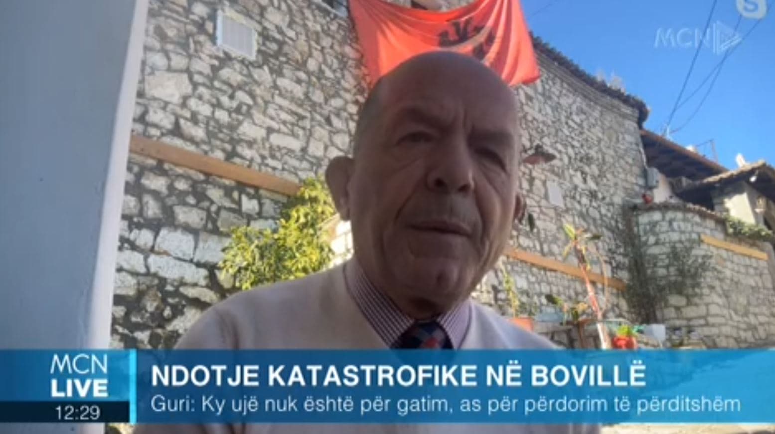 Ndotja në Bovillë/ Guri: Vepër kriminale. Uji nuk duhet të përdoret as për t’u larë (VIDEO)