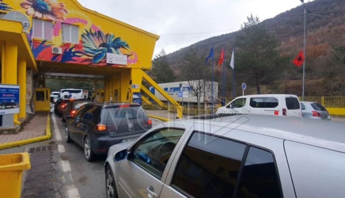 Festat e fundvitit, fluks udhëtarësh në Kapshticë