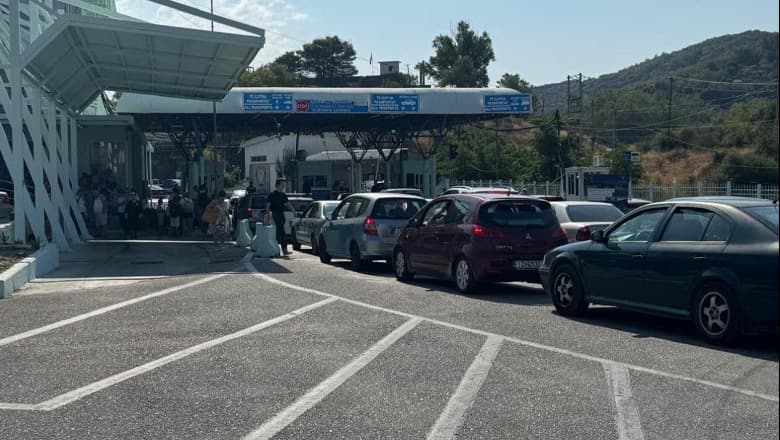 Rreth 10 mijë persona lëvizën në Kakavijë në 24 orë