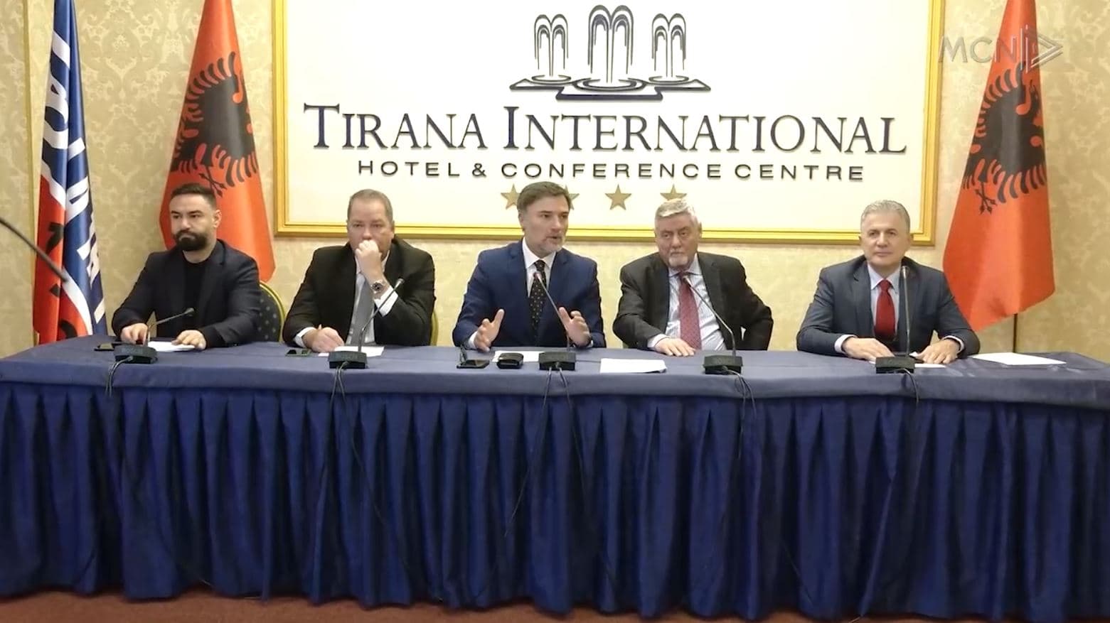 Alibeaj e Shehaj zyrtarizojnë koalicionin për 2025/ “Do garojmë me lista të hapura”, ftesë edhe partive të tjera (VIDEO)