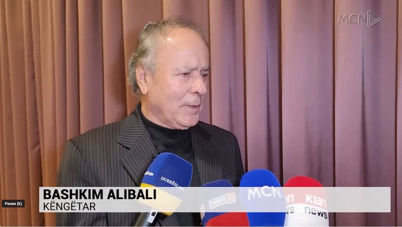  Fundviti pritet me mbrëmje festive/ “Natë falënderimesh” në Durrës, “Grand gala” në Elbasan (VIDEO