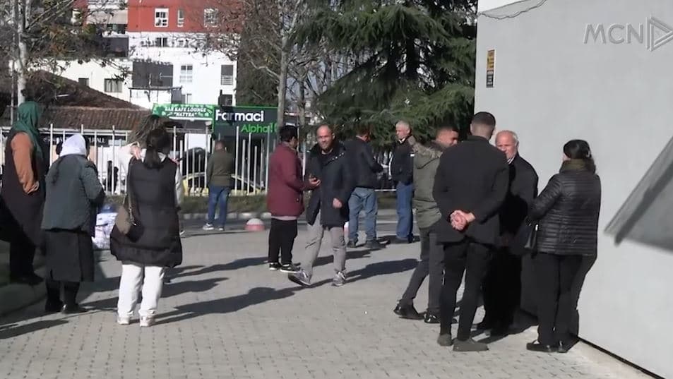 QSUT, leje pacientëve për Vitin e Ri/ Qytetarët: Të pakënaqur me shërbimin, detyrohemi të paguajmë