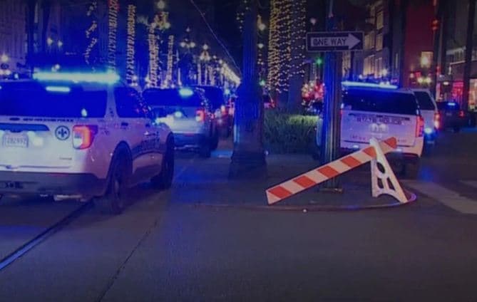 Makina godet turmën e njerëzve në New Orleans, 10 të vdekur e 30 të lënduar