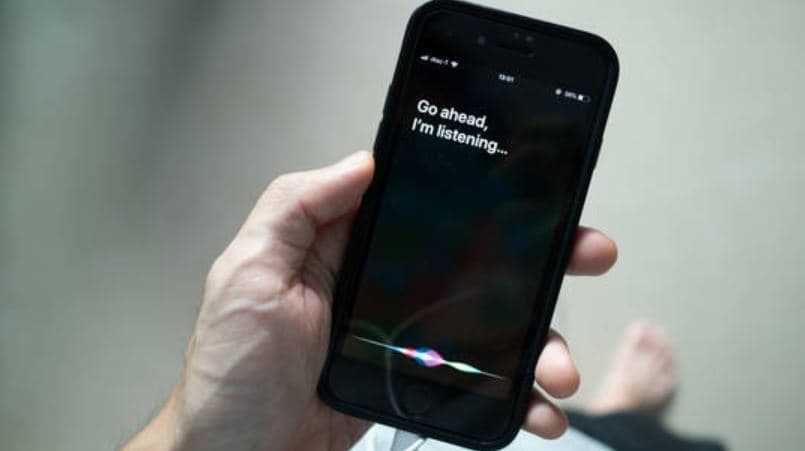  Regjistrimet e bisedave personale nga asistenti “Siri”/ “Apple” do të dëmshpërblejë të prekurit 