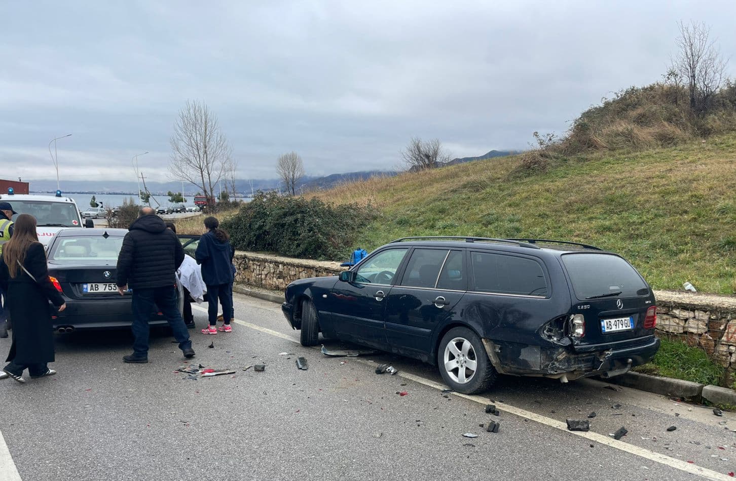 Aksident në Pogradec- Qafë Thanë, përplasen tre makina