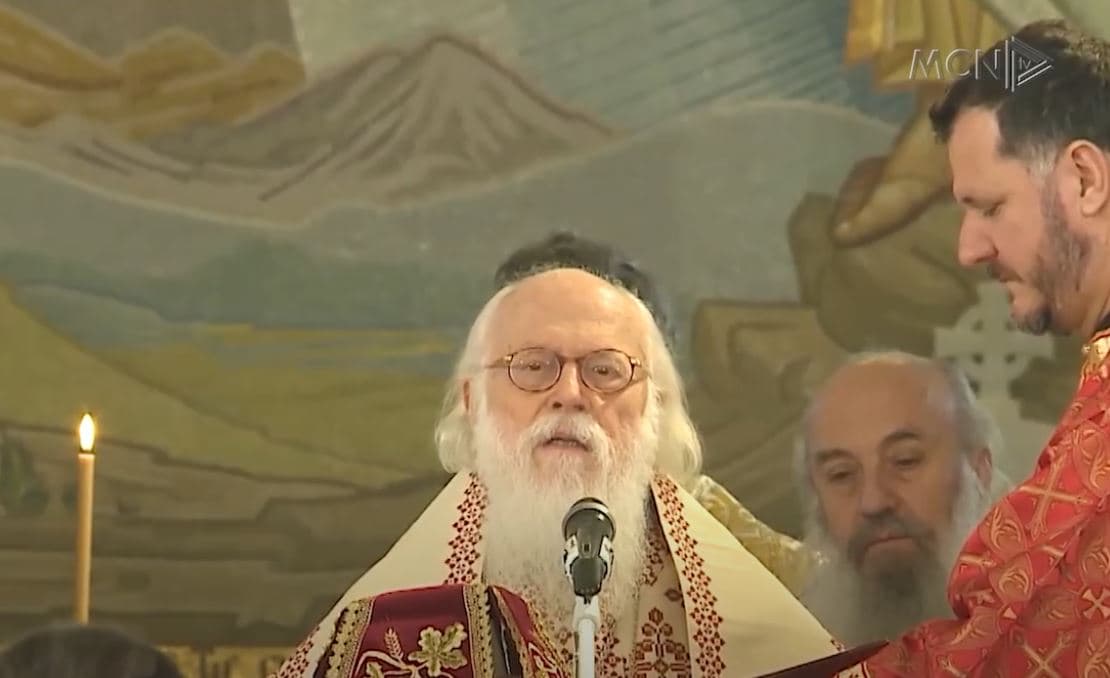 Përkeqësohet shëndeti i Kryepeshkopit/ Niset me urgjencë për mjekim në Athinë (VIDEO)