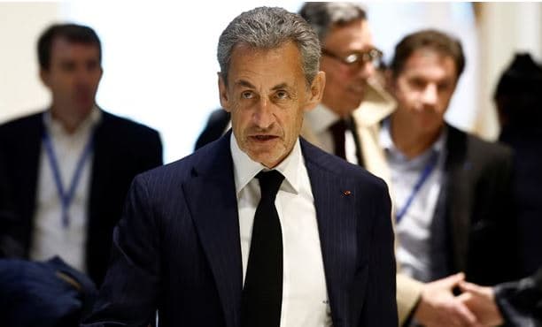 Nicolas Sarkozy në gjyq, akuzohet për marrjen e fondeve të paligjshme nga Gaddafi