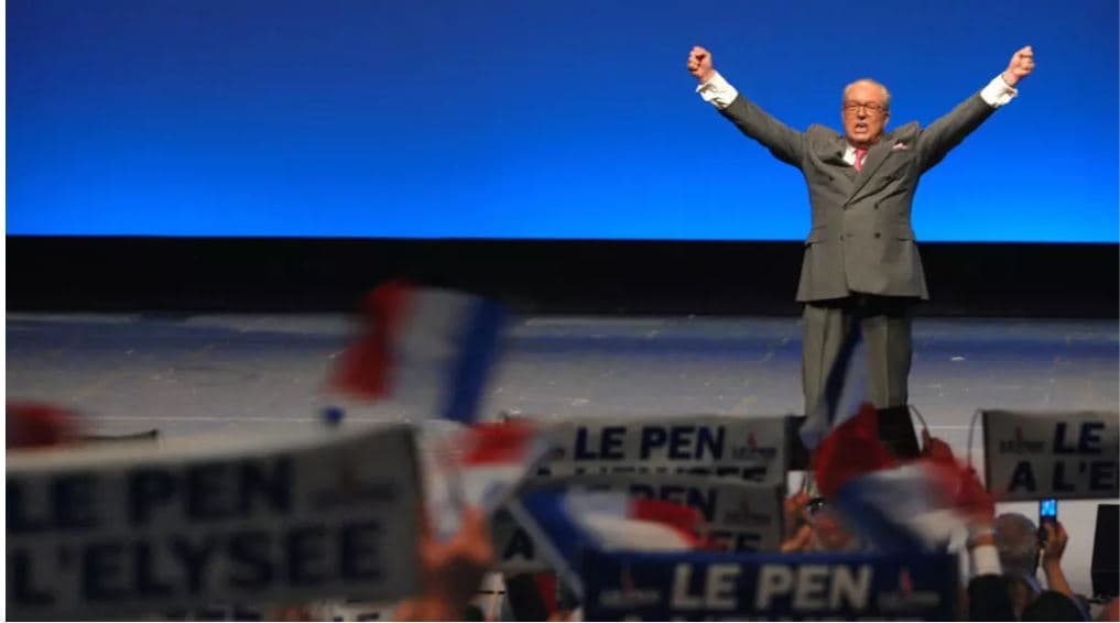 Ikja e Le Pen, Macron: Historia do ta gjykojë