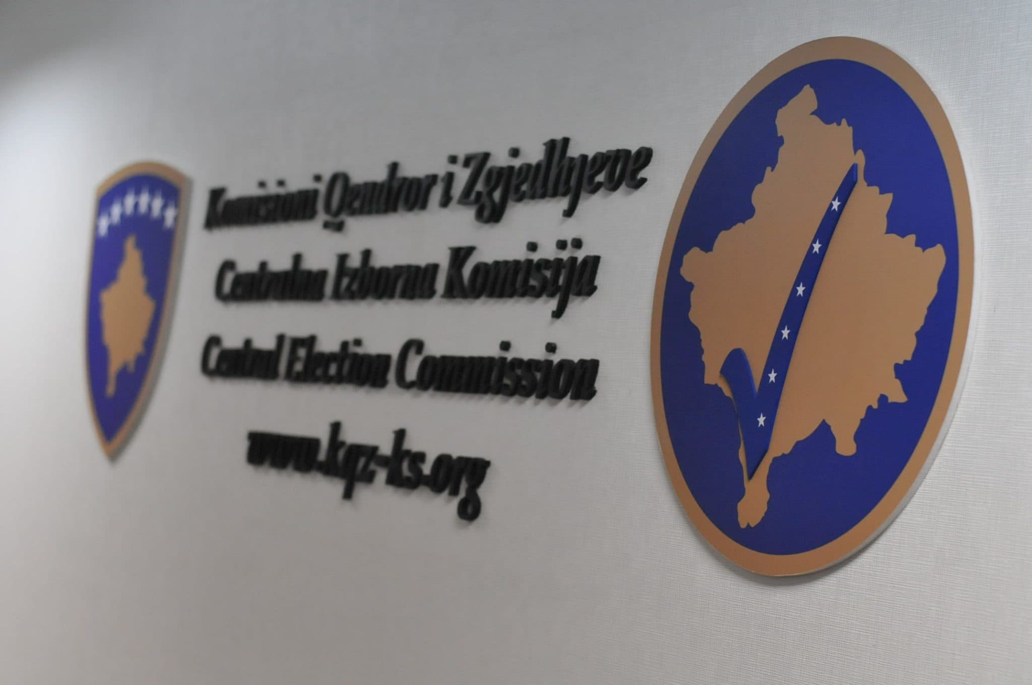  Zgjedhjet e 9 shkurtit/ KQZ miraton fletëvotimin, votimi jashtë Kosovës nis nesër