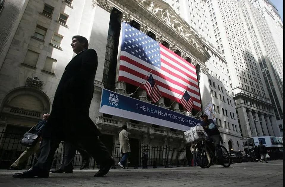 200 mijë vende pune në Wall Street mund të shkurtohen nga AI