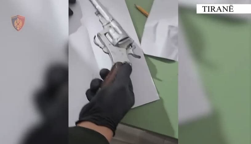 U kap me armë zjarri, arrestohet 51-vjeçari